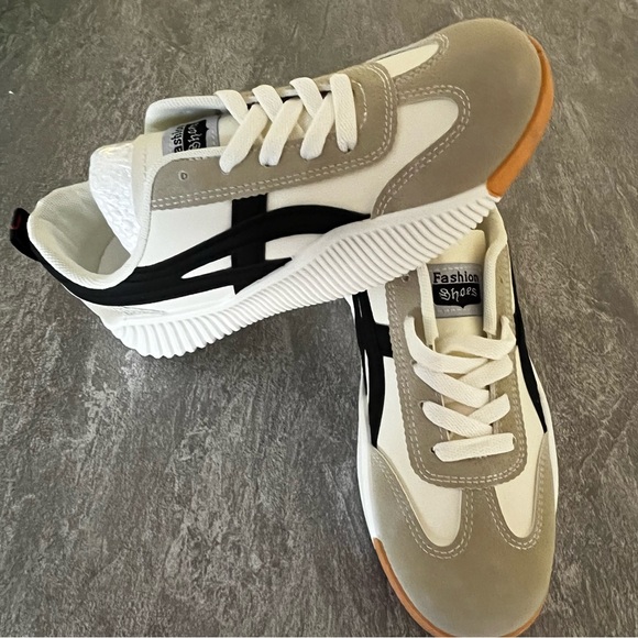 Brand New “Orthopedic” Sneakers- Fashion Shoes - Picture 5 of 6